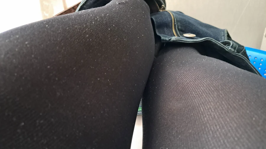 Image gallery: Man flashes black tights under jeans